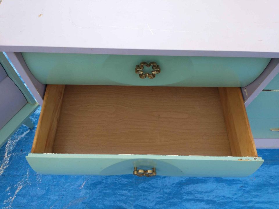 Mid-Century Dresser Set found on Facebook Marketplace 3 Mid Century Modern Dresser close up