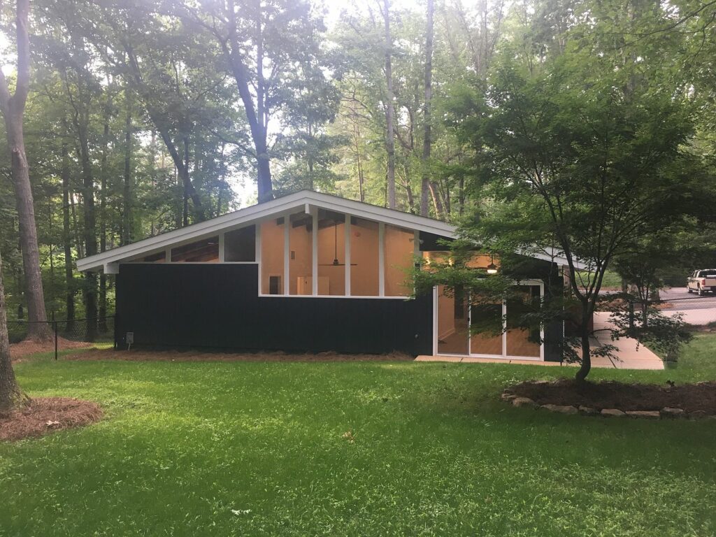 1973-Mid-Century-Modern-backyard-fence