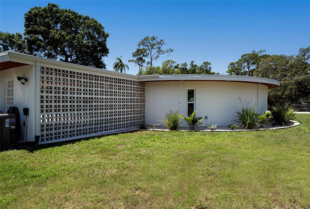 A Magnificent transformation of a Mid-Century marvel at 3201 Peachtree St.