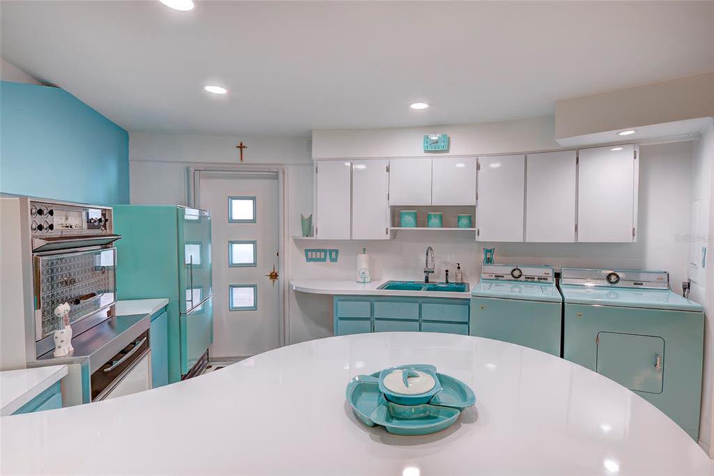 House Tour: A MCM transformation 3201 Peachtree St.