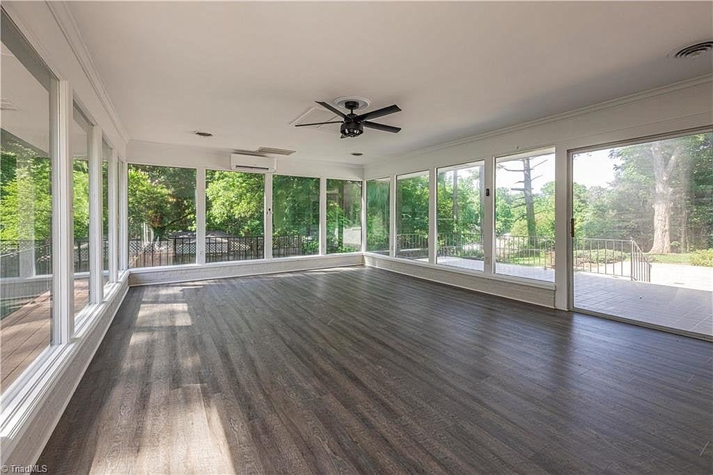 Sun room with mini split