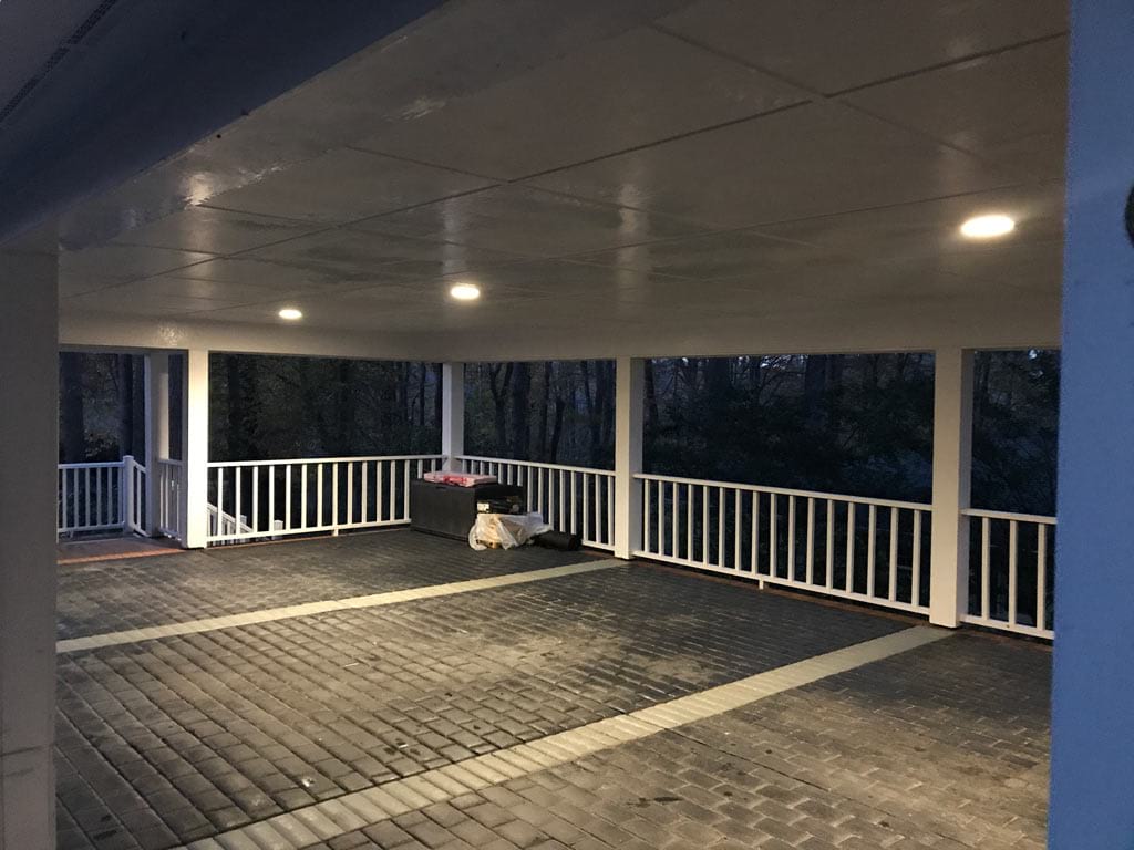 Cleaning and remove mold and mildew from carport with 30 second cleaner