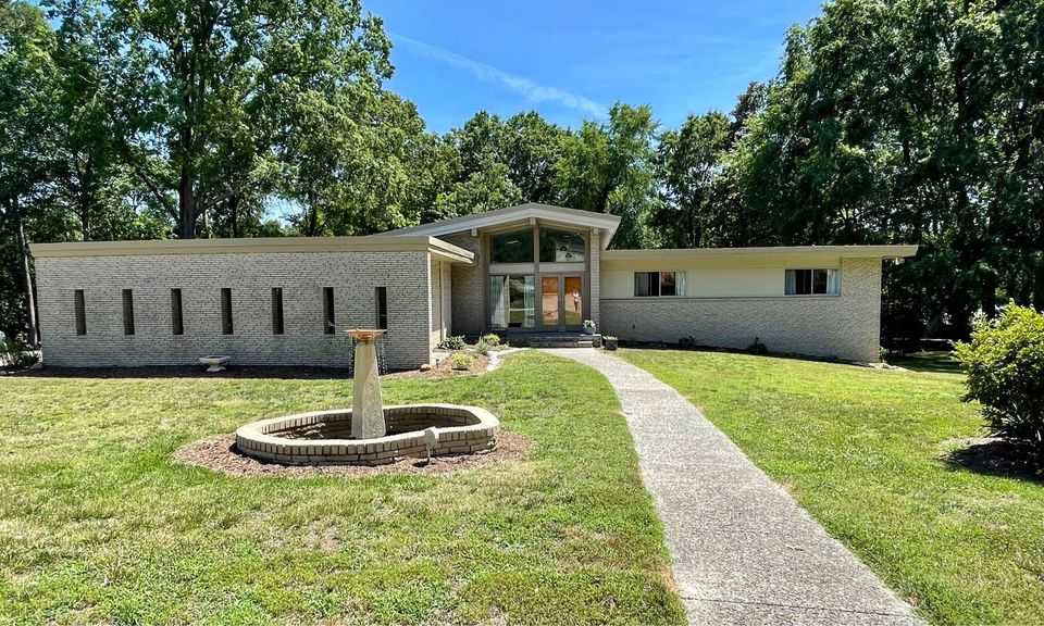 House Tour Frank Lloyd Wright Inspired 1963 MCM, Salisbury NC