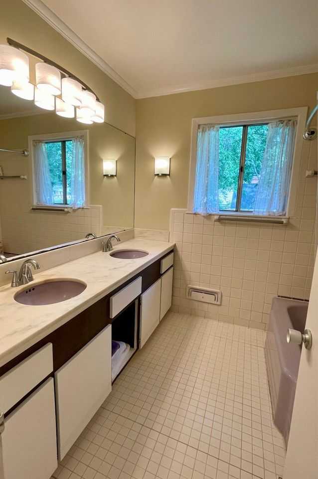 1963 bathroom