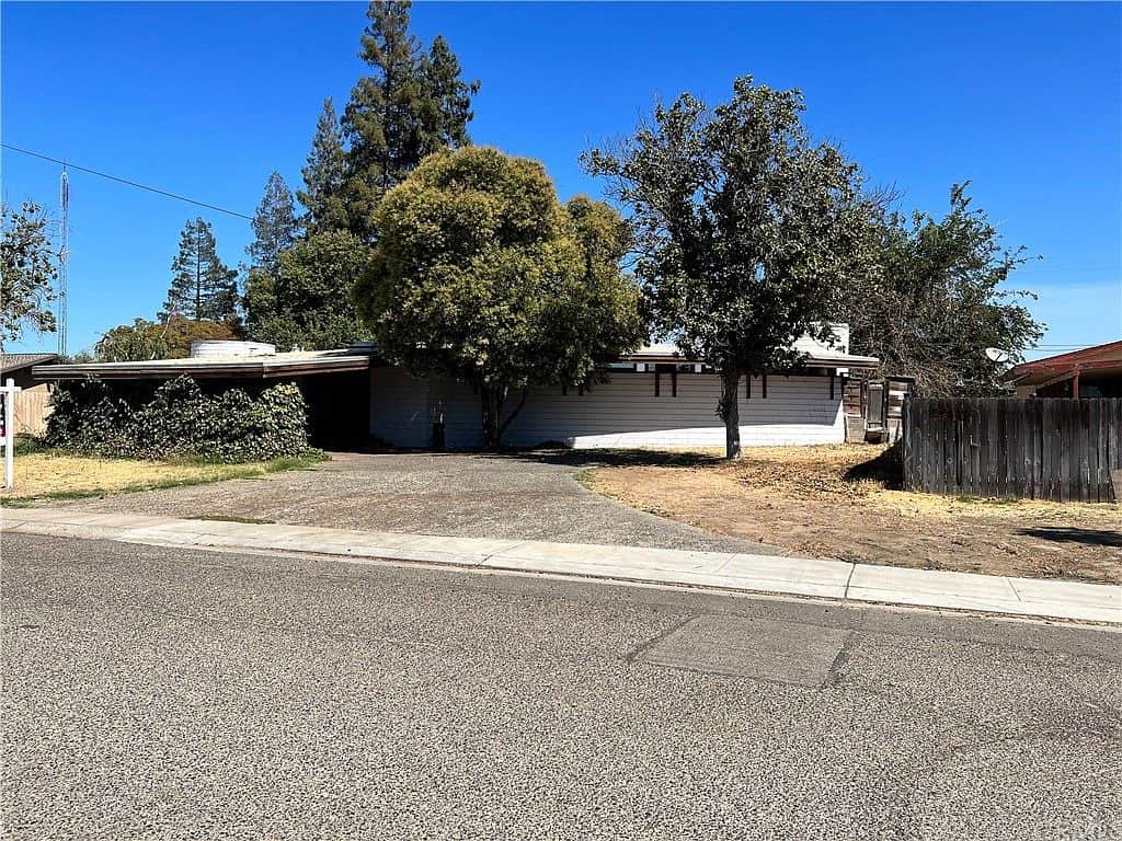 Right entrance of a 1962 Mid-Century Modern Home