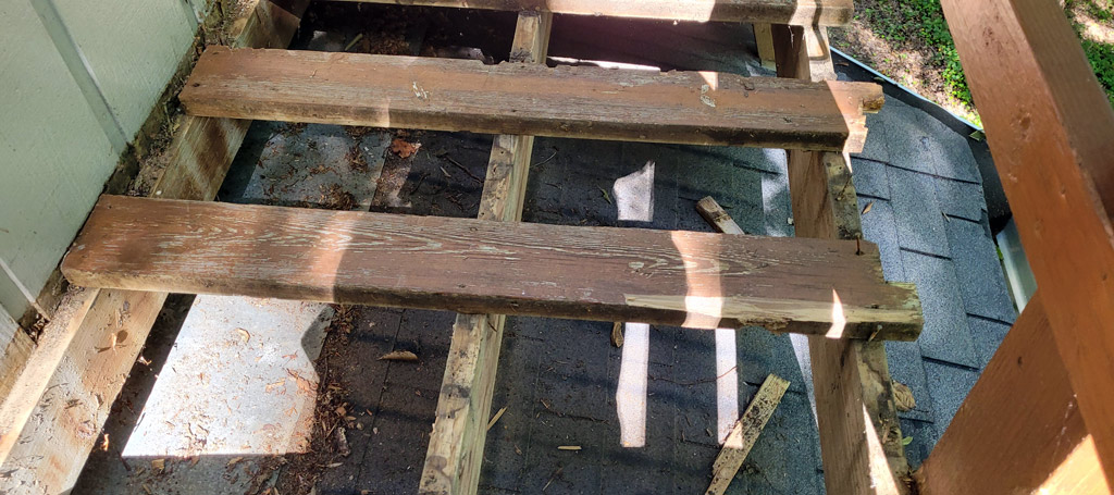 A Simple Roof Repair You Can Do Yourself