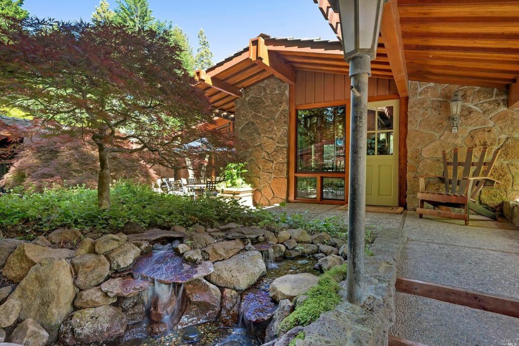 House Tour: Charlie Brown creator Charles M. Schulz's gorgeous 1960s California Studio home
