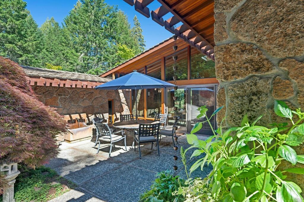 House Tour: Charlie Brown creator Charles M. Schulz's gorgeous 1960s California Studio home