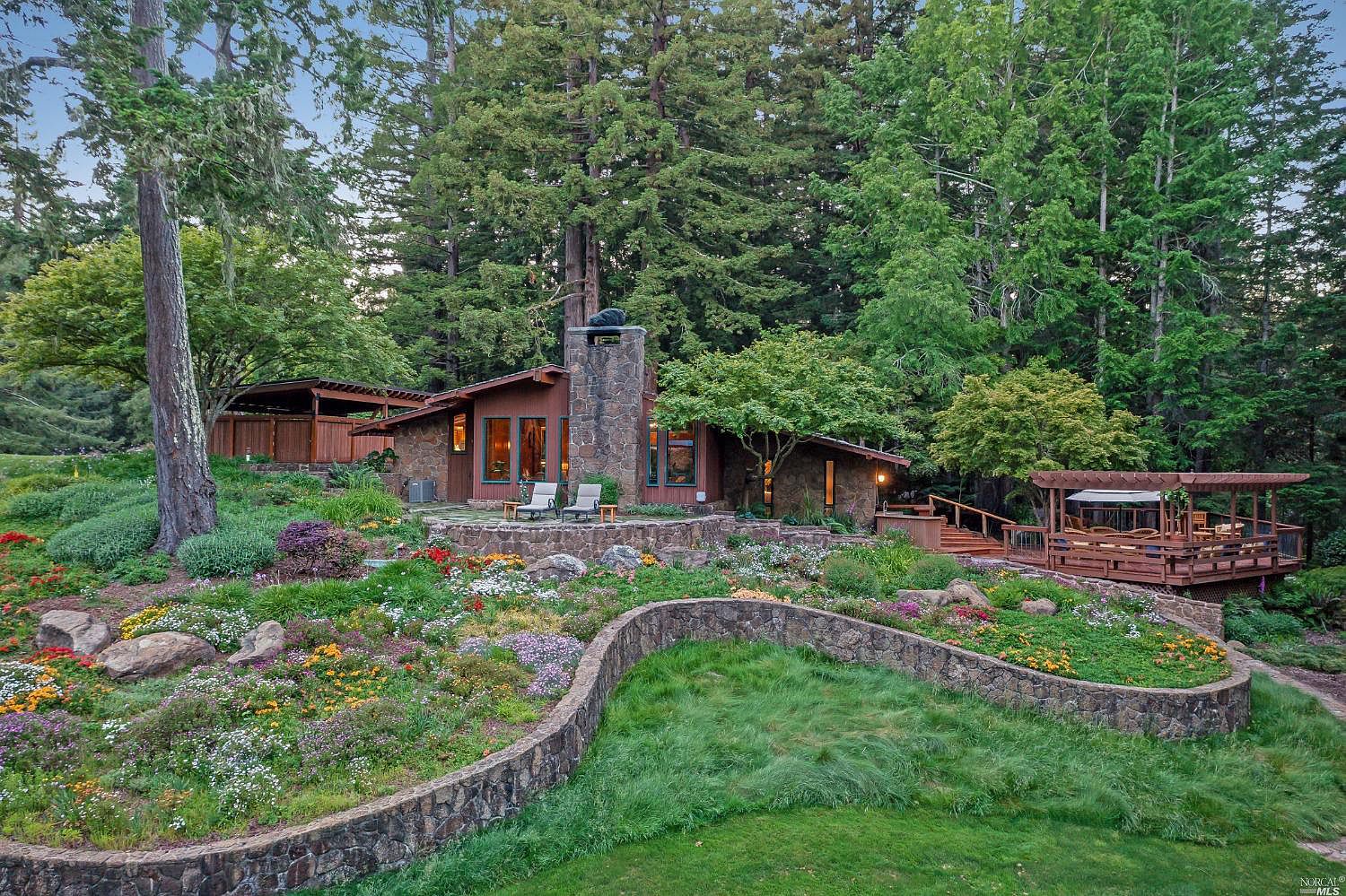 House Tour: Charlie Brown creator Charles M. Schulz’s gorgeous 1960s California Studio home